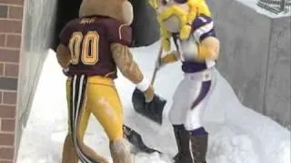 Viktor and Goldy Prepare for Monday Night Football