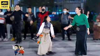 Xiao Zhuoma's exaggerated dancing made Yongji laugh, and the teacher made her confident!