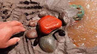 Fui a recoger piedras expulsadas por el mar y así fue mi suerte