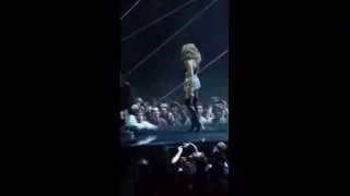 Kylie Minogue - Slow (Zénith de Lille) 05/11/14 - Kiss Me Once Tour