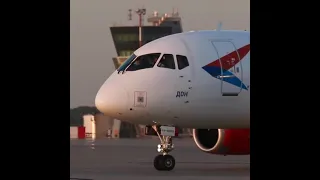 Superjet 100 Азимут в аэропорту Платов