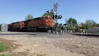 4-14-2024 bnsf 5959 leads the C-NRMMHD