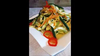 #Shorts/КАБАЧКИ ПО - КОРЕЙСКИ /ПОЛЕЗНЫЙ САЛАТ/КАК ПРИГОТОВИТЬ/@ВКУСНАЯ КУХНЯ. АЛЛА КОРБУТ