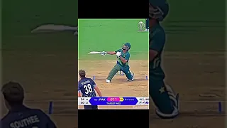 fakhar Ki Kamal batting