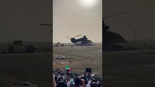 Incoming CH-47 Chinook with amazing Sound !