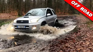 TOYOTA RAV4 4X4 OFF-ROAD Première sortie hors-piste en foret