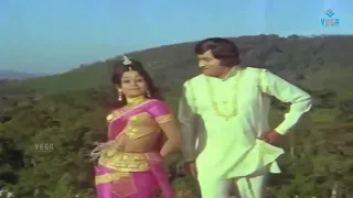 Belliya Thereya Modada Mareya sung by S.Janaki & S.P Balasubramanyam from the film HUDUGATADA HUDUGI