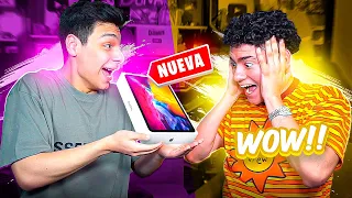 LE REGALO UN IPAD NUEVA A DONATO DESPUÉS DE HABERLE DESTRUIDO LA SUYA *sentimental*