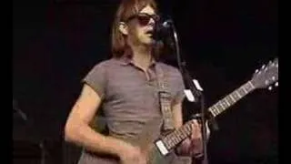Kings of Leon - Happy Alone (T in the Park 2004)