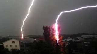 Scary night in France ⚠️ Terrible hail storm - eggs sized - destroyed cars in Châteauroux