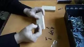 Простой зажим для наждачной бумаги / The locking device of sandpaper