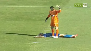 محمد عبد المنعم ينقذ لاعب اسوان بعد بلع لسانة   لحظة تعرض لاعب اسوان للاغماء الاهلى واسوان اليوم 0 3