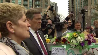 Premier Wynne, Mayor Tory visit memorial to victims of van attack