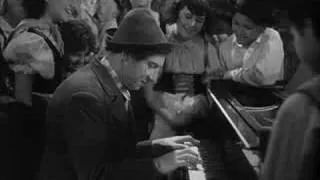 Chico Marx - A Night at the Opera