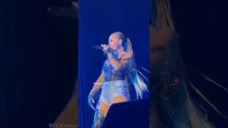 Keri Hilson performs “Knock You Down” at The Millennium Tour Turned Up! 2022