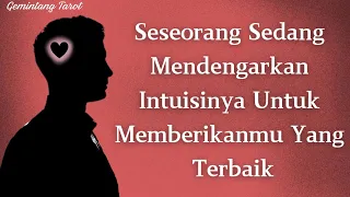 Seseorang sedang mendengarkan intuisinya untuk memberikanmu yang terbaik❤️💐💍