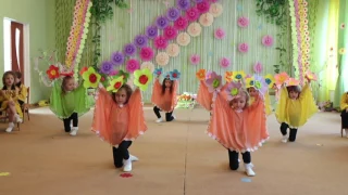 Танец с  бумажными цветами для мамы (младшая группа)д/с №306 Одесса