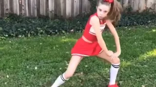 jenna davis cheerleading to ariana grande music cover