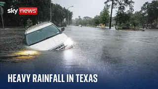 Heavy rain causes flooding in Texas