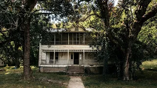 ABANDONED SERIAL KILLER's HOME Hidden In The Woods FOUND EVERYTHING INSIDE