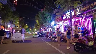 Visiting Cambodia nightlife - street scene, night tour, and more...