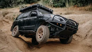 Lexus GX 460 Flexing Through Ravine Without Lockers