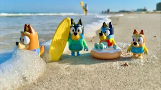 Beach Day ! Bluey toys pretend play - Beach Adventure