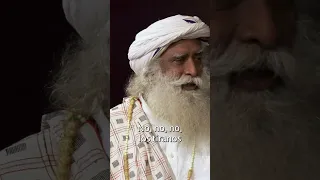 Todo lo que has oído sobre el desarrollo de la personalidad es erróneo | #shorts Sadhguru Español