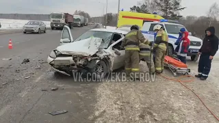 Водителка с детьми снесла УАЗик.