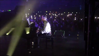 Morto mai concerto live Lazza piano Falossi