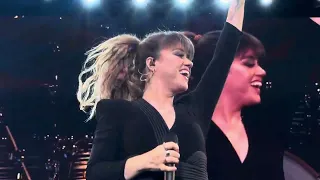 Kelly Clarkson performs Since U Been Gone in Atlantic City, NJ on 5/10/24.