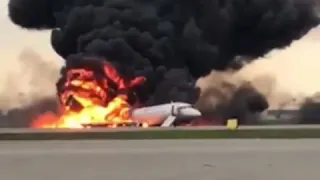 СТРАШНО!!! Пожар в Шереметьево ! Трагедия в Шереметьево ! УЖАС!!! Крушение самолёта!