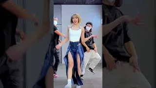 LISA - ‘MONEY’ Dance Practice Mirrored ( Chorus Part )