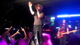 Dustin Lynch - Hell of a Night let's get this Party Started