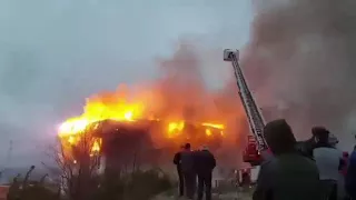 Пожар, Сочи, 02.04.2018. Горит жилой пятиэтажный дом на Лысой Горе, ЖК Панорама.