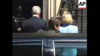 UK: LONDON: PRESIDENT CLINTON & HILLARY CLINTON VISIT