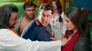 एक गुंडे ने तब्बू पर हाथ डाला तो सलमान हुआ आग बबूला | Salman Khan Ki Sabse Khatarnak Ladai Seen