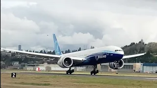 Boeing 777X landing in style! 😎✈️