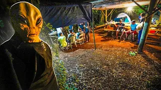 ASSUSTEI MEUS AMIGOS NO ACAMPAMENTO * ET O ALIENÍGENA *