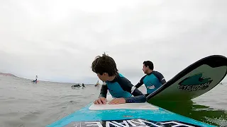 Kid Surfing Perú