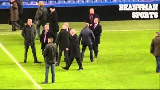 Sir Alex Ferguson & Roman Abramovich Shake Hands On The Pitch After Chelsea   Man Utd Game