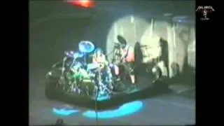 Metallica - Lars & Kirk switch instruments each other  (Nothing, Am I Evil) - Bologna - 2003.flv