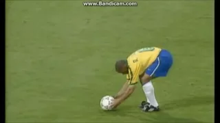 Roberto Carlos amazing free kick for Brazil