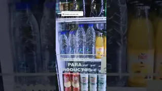 Comprando coca cola en venezuela