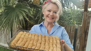 Gerollte Baklava mit vielen Nüssen und Honigguss 😋 einfaches und megaleckeres Rezept