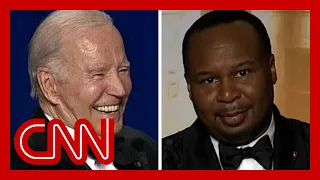 Roy Wood Jr. roasts Biden over his age. See the president's reaction