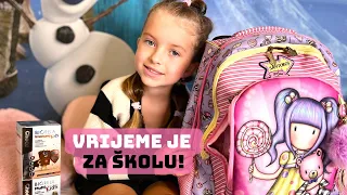 ŠTO LOLI nosi u ŠKOLSKOJ TORBI?! LOLI je ŠKOLARKA! :)))))