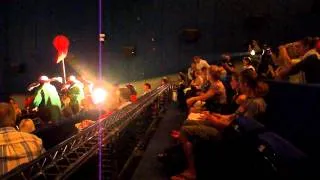 Блу канари на презентации "Снеежного шоу" в 3 D в рамках
