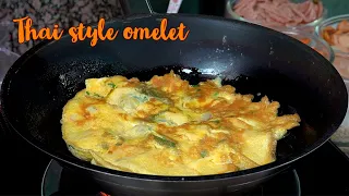 Thai style omelet (khai jiao) - Thailand Street Food at Bangkok