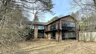 Millionaires Massive Abandoned $8,000,000 1960’s Mansion Forgotten in The Woods